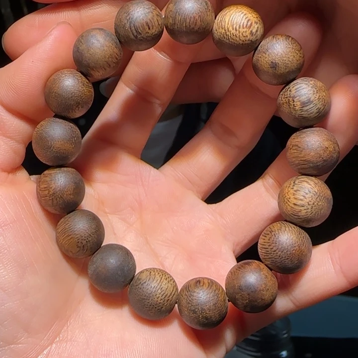 沉香手串透顶绿1.3手串15克+