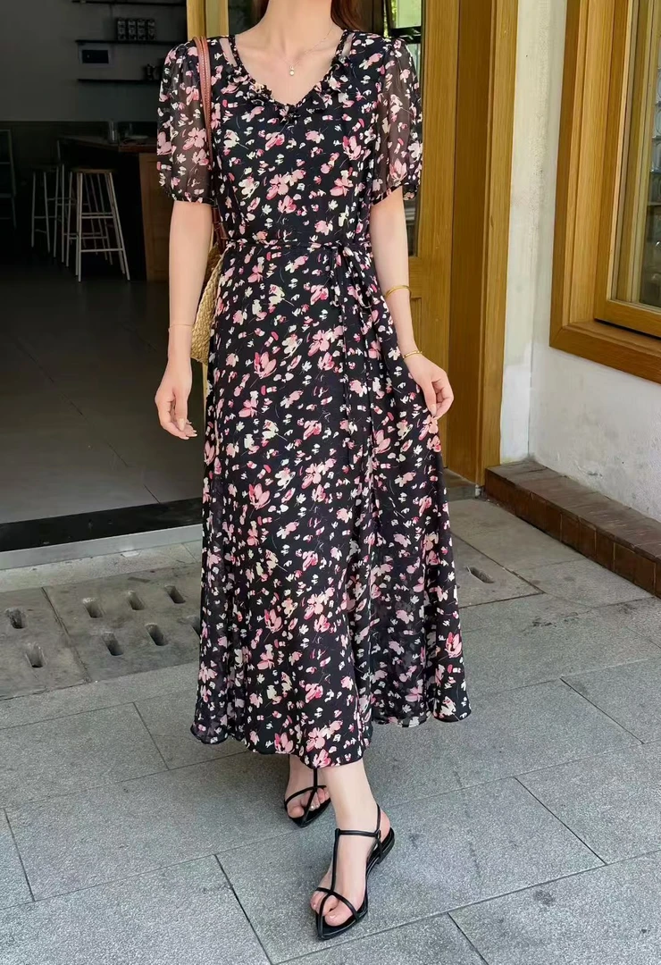 中长款显瘦收腰气质碎花法式夏季紫色v领碎花连衣裙