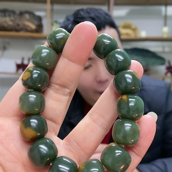岫岩河磨玉（透闪石质玉）手串未镶嵌风**怒