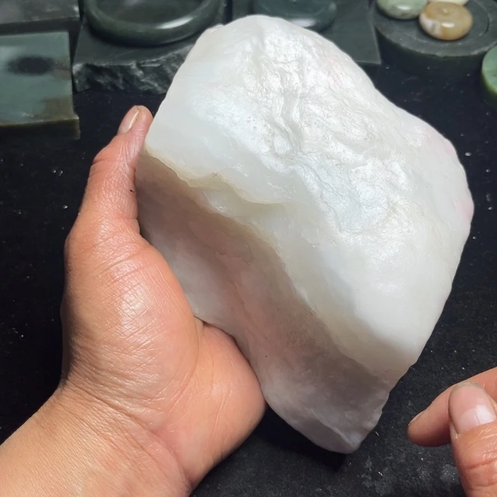 和田玉（糖玉）未镶嵌珠宝奇石