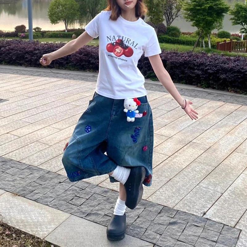 大码趣味刺绣显瘦牛仔七分裤女夏季做旧水洗宽松直筒休闲百搭短裤