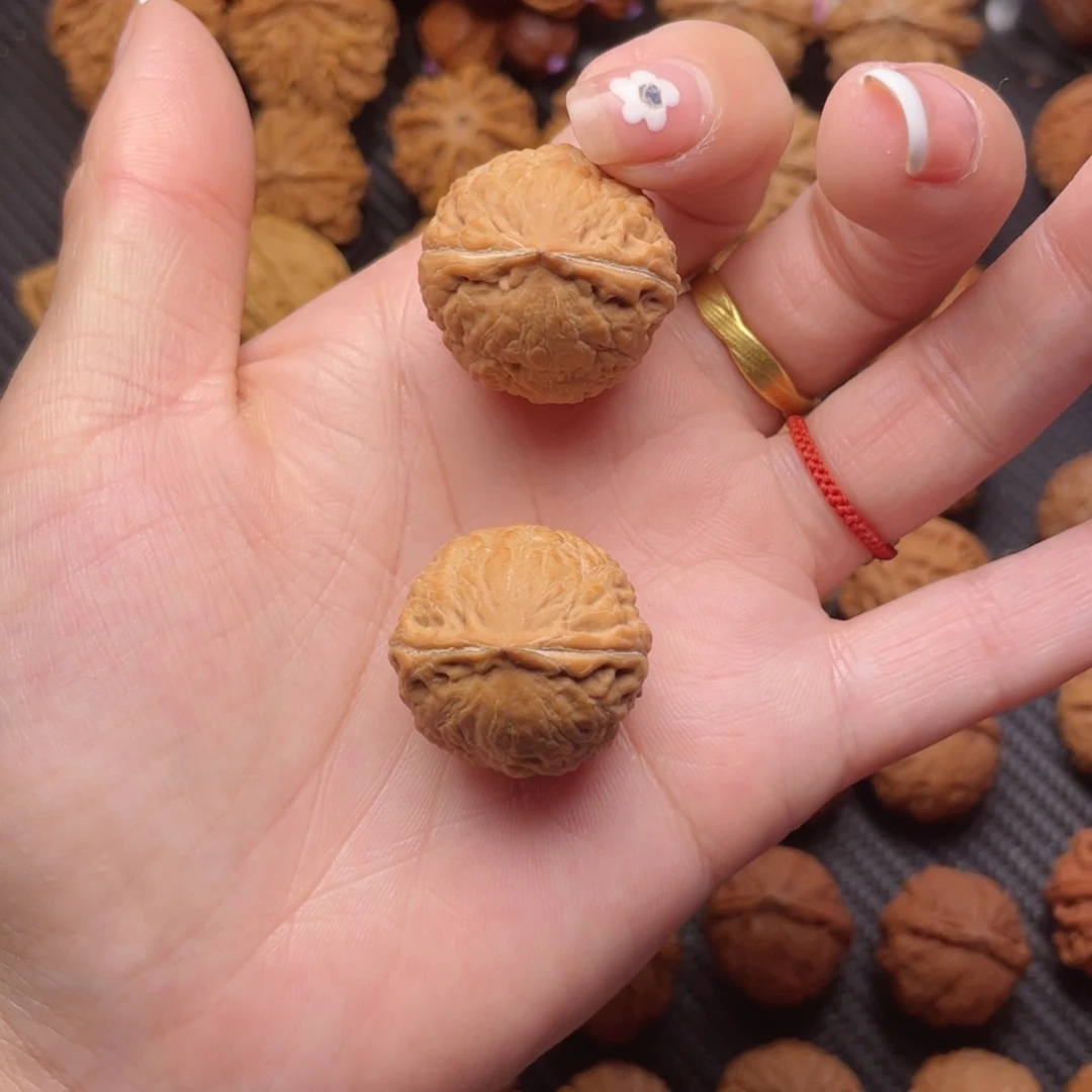 欧***嘎文玩核桃把件肉球