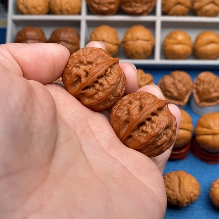 文玩核桃把件玉石粗筋