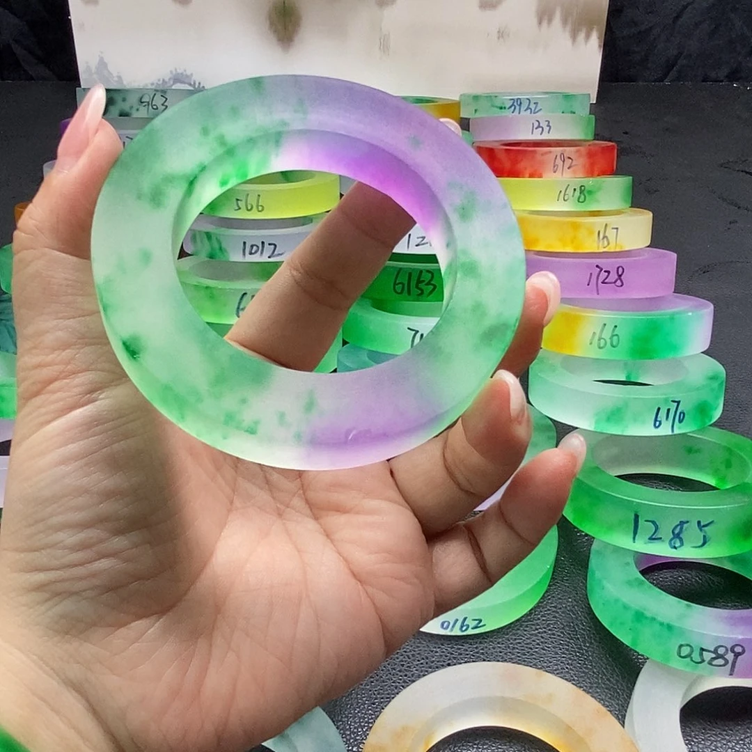 喻***忠玉时尚百搭独龙翠手镯