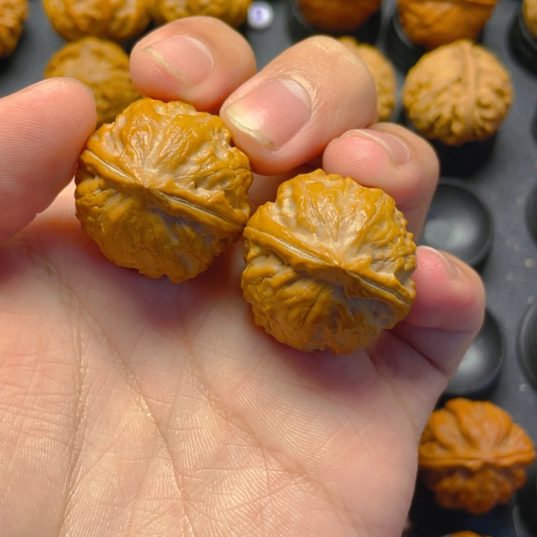 文玩核桃把件诚****新小手捻