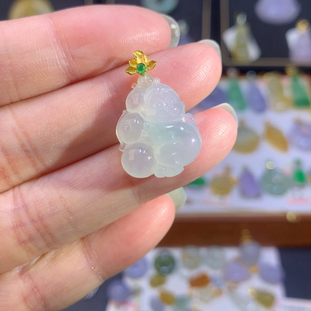 翡翠18K金镶嵌颈饰