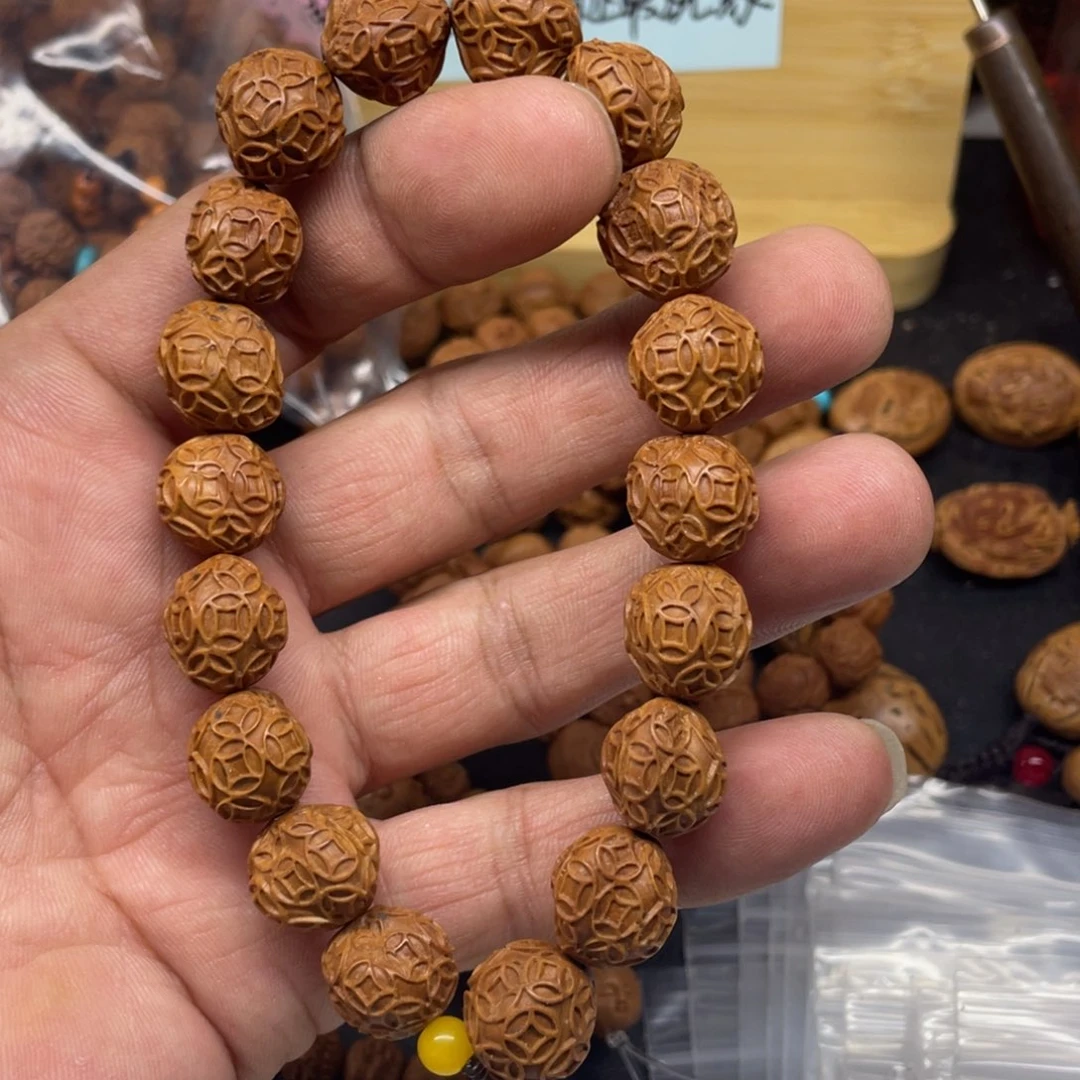 龙纹桃核财源滚滚