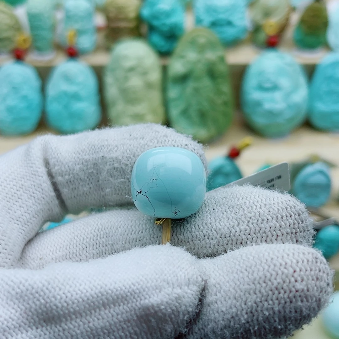 绿松石未镶嵌珠宝奇石