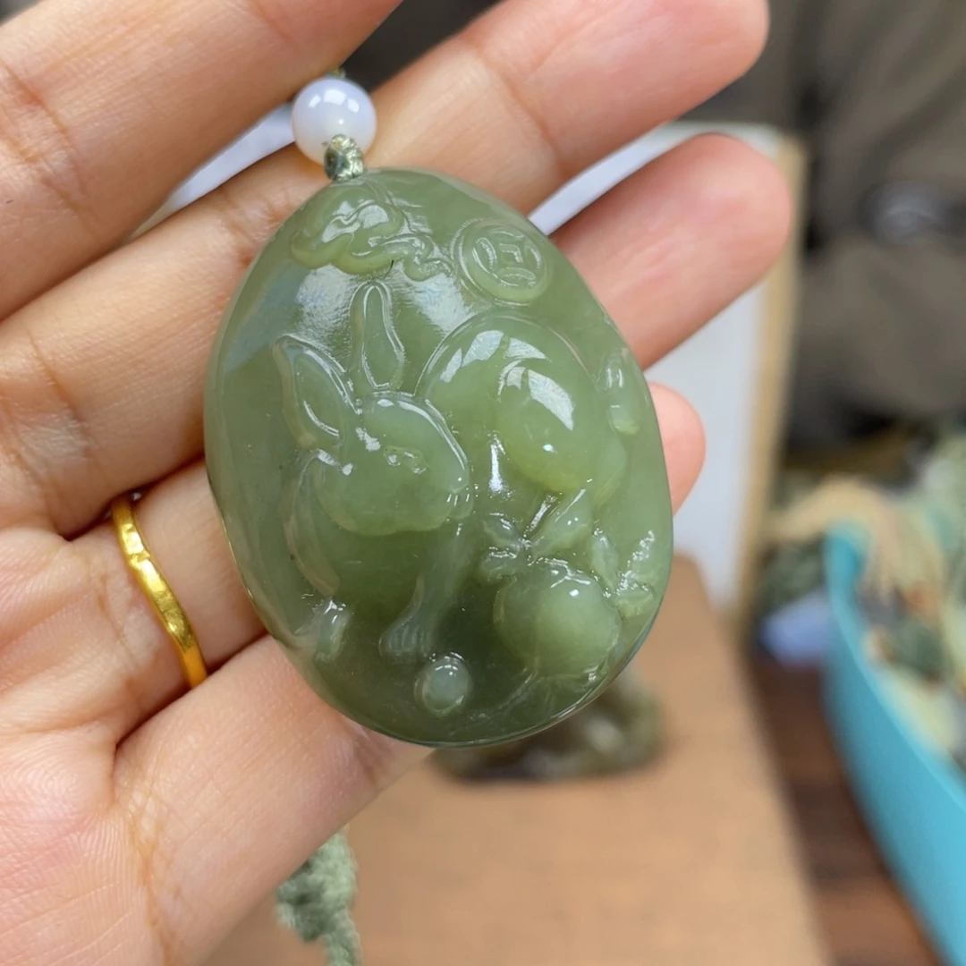 和田玉未镶嵌颈饰