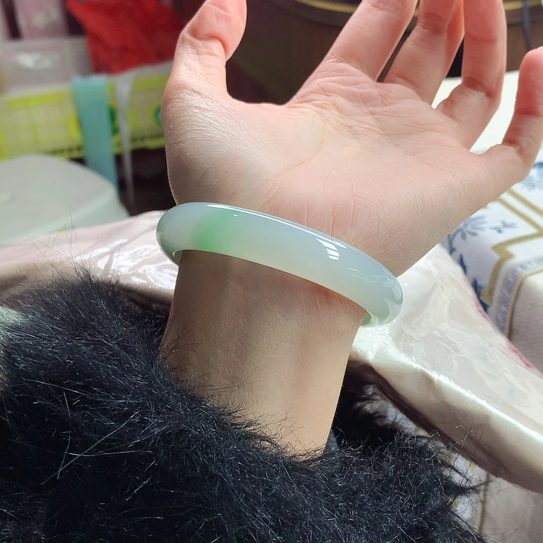 翡翠手镯未镶嵌55贵妃