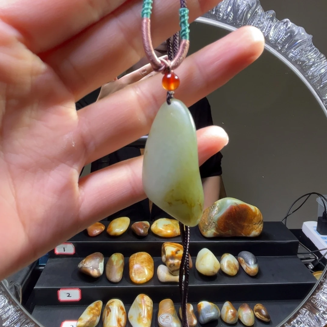 未镶嵌和田玉挂件20g