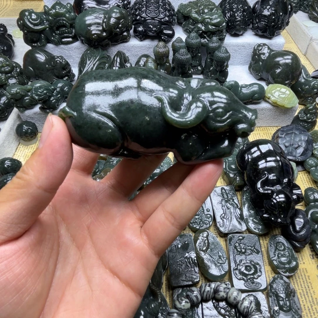 开***会和田玉（糖玉）未镶嵌颈饰