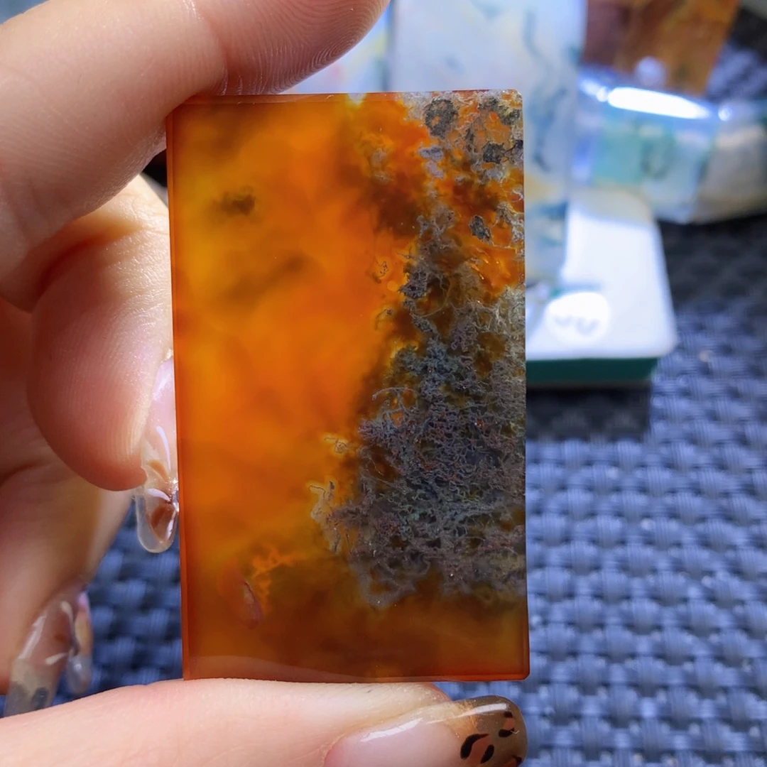 未镶嵌颈饰玛瑙/玉髓聆**.