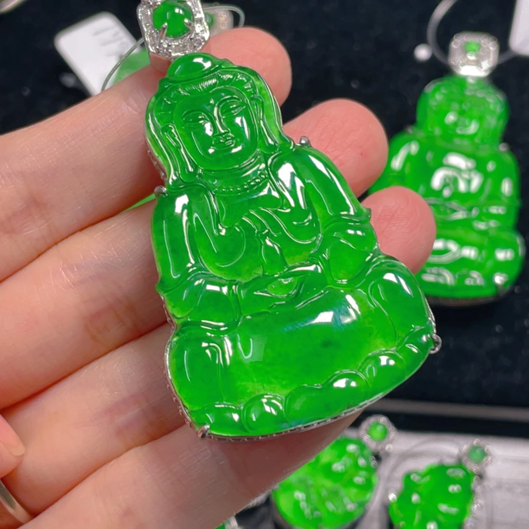 萦***）翡翠未镶嵌吊坠(不含链)