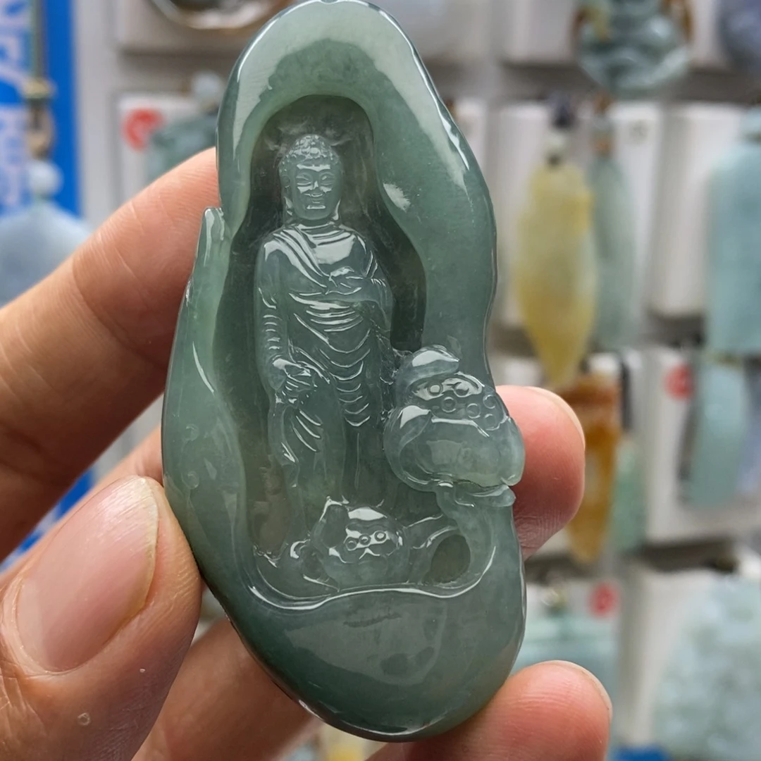 翡翠颈饰未镶嵌佛