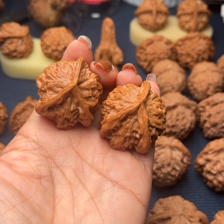 文玩核桃吊坠37盘山人