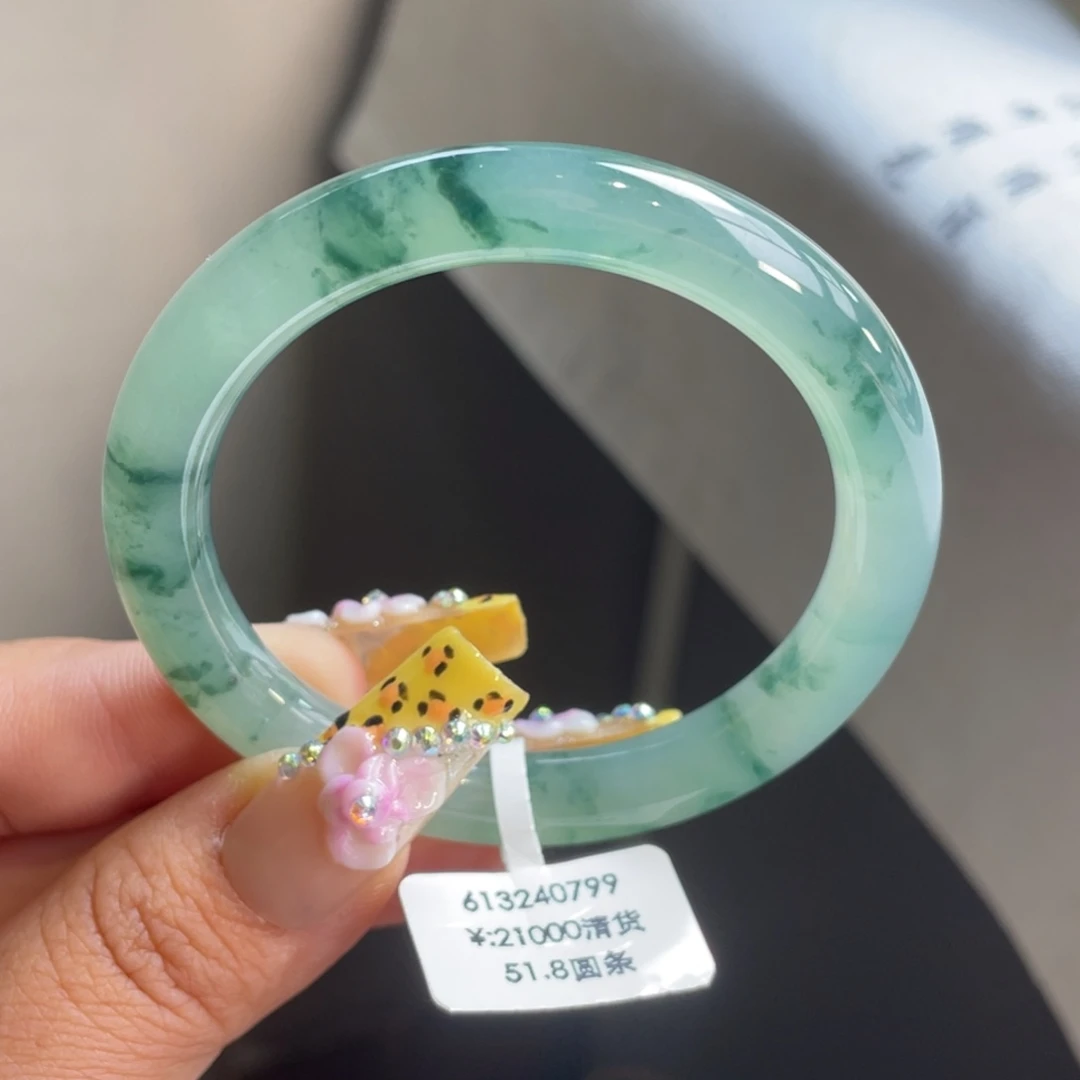 翡翠未镶嵌手镯回流）冰飘绿花起光圆条手镯，强烈推荐