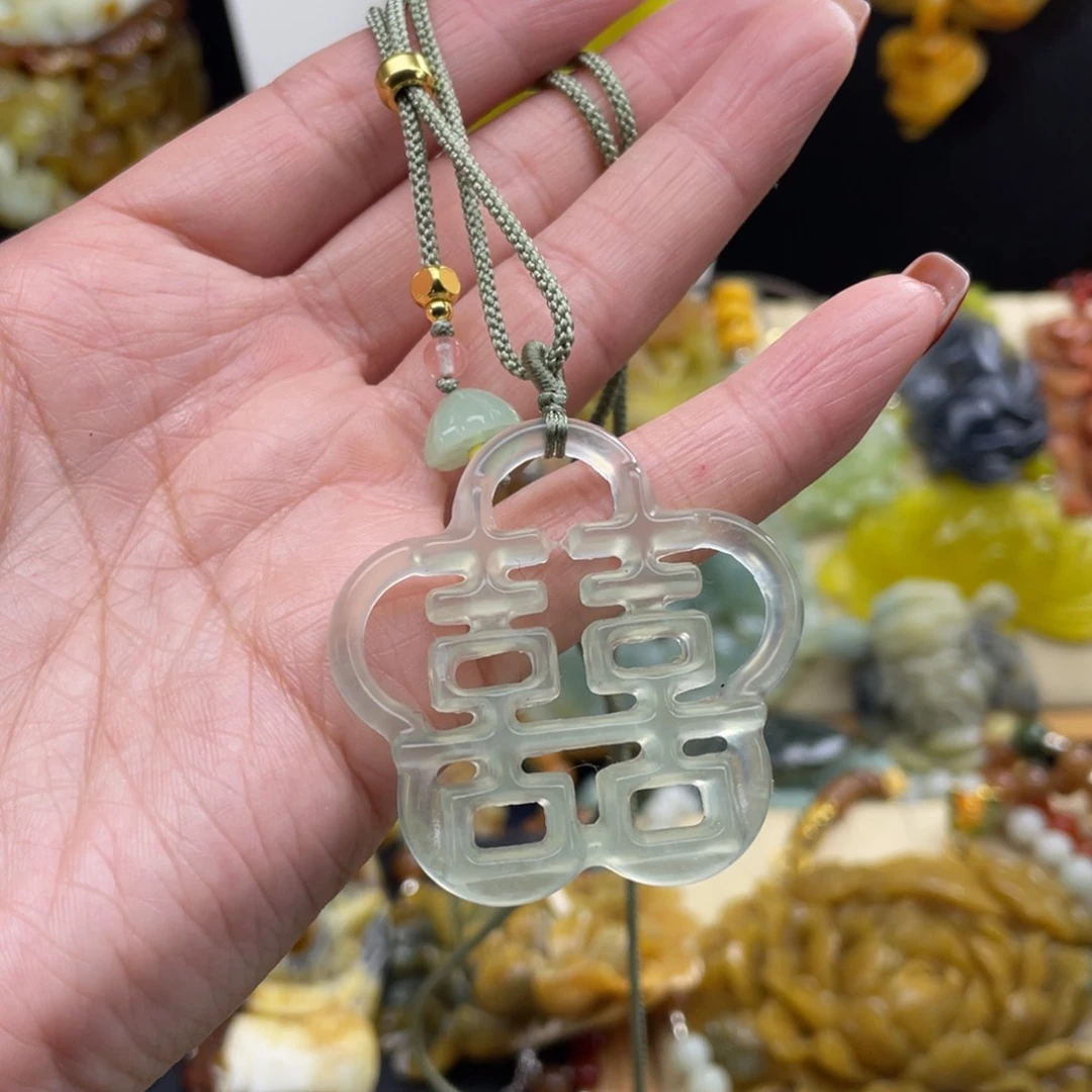 未镶嵌蛇纹石玉颈饰