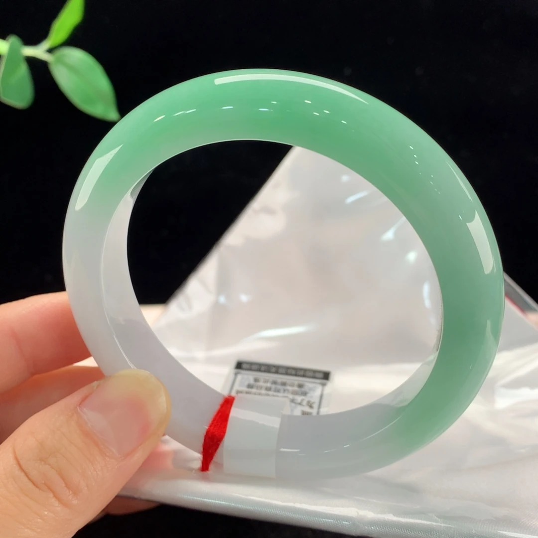 翡翠未镶嵌手镯2095