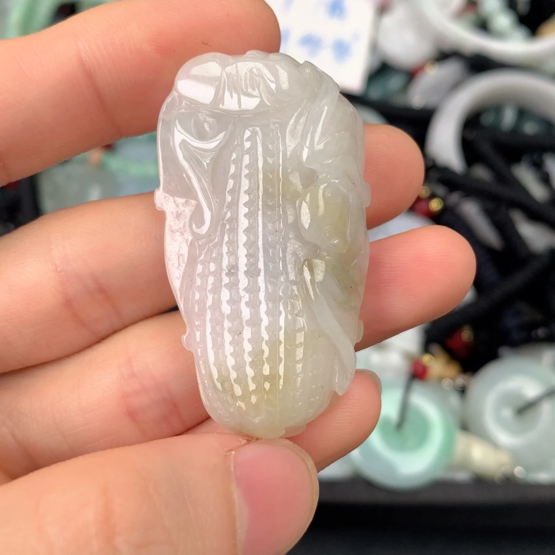 七****翡翠未镶嵌吊坠(不含链)