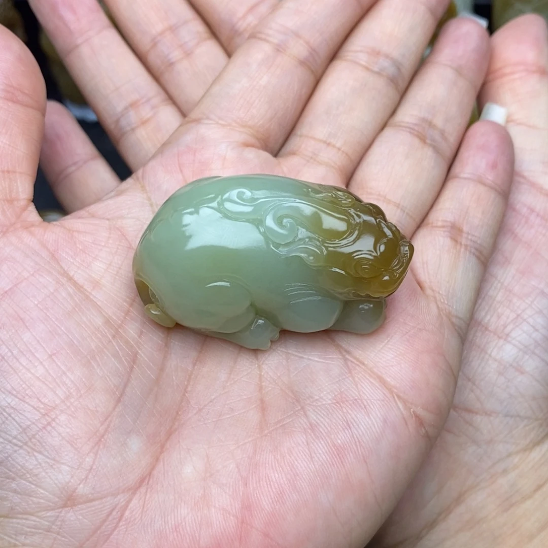 未镶嵌和田玉挂件义**顾