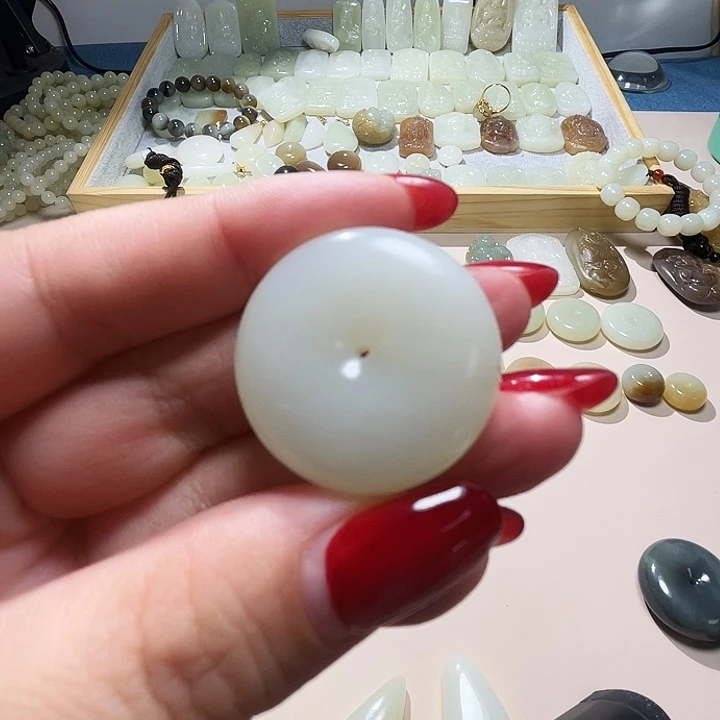 和田玉(糖玉)未镶嵌珠宝半成品