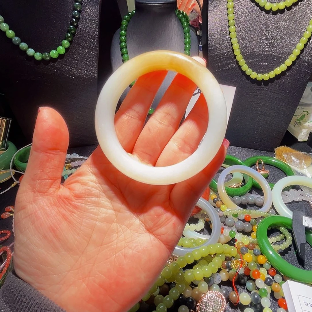 未镶嵌手镯和田玉俄糖白58圈口