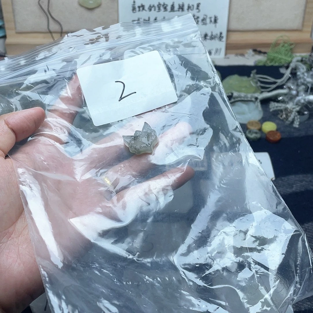 蛇纹石玉颈饰未镶嵌O*