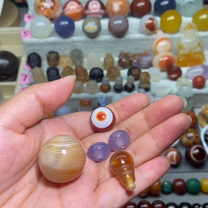 未镶嵌配珠 玛瑙/玉髓旅*