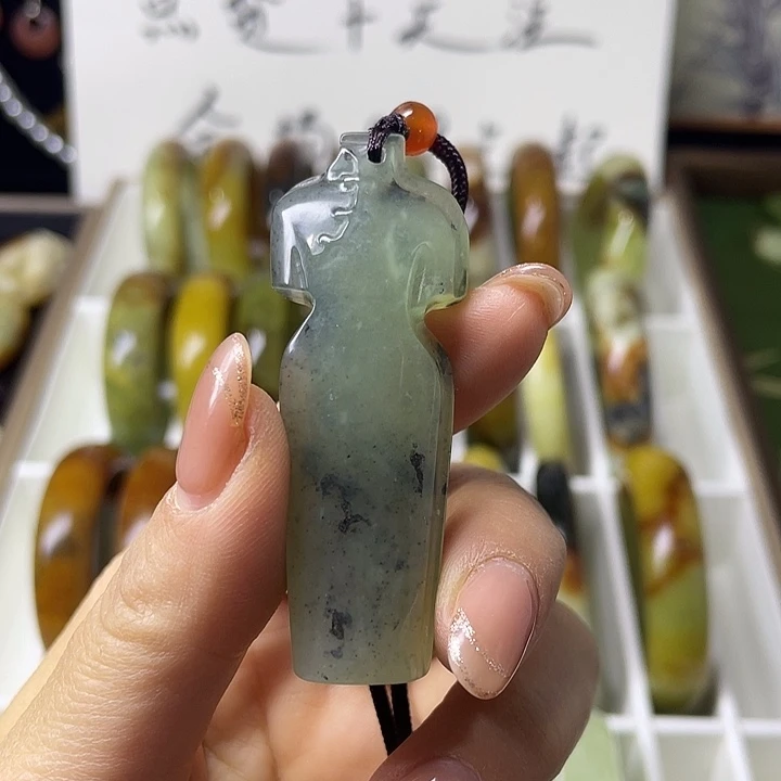 蛇纹石玉未镶嵌项链