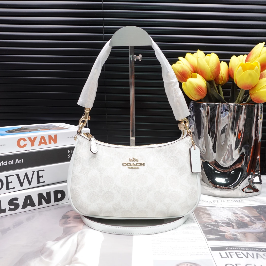 95新 COACH/蔻驰 单肩包/T10220397