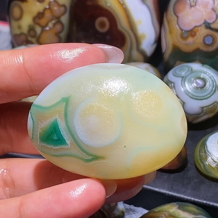 玛瑙/玉髓未镶嵌珠宝奇石50