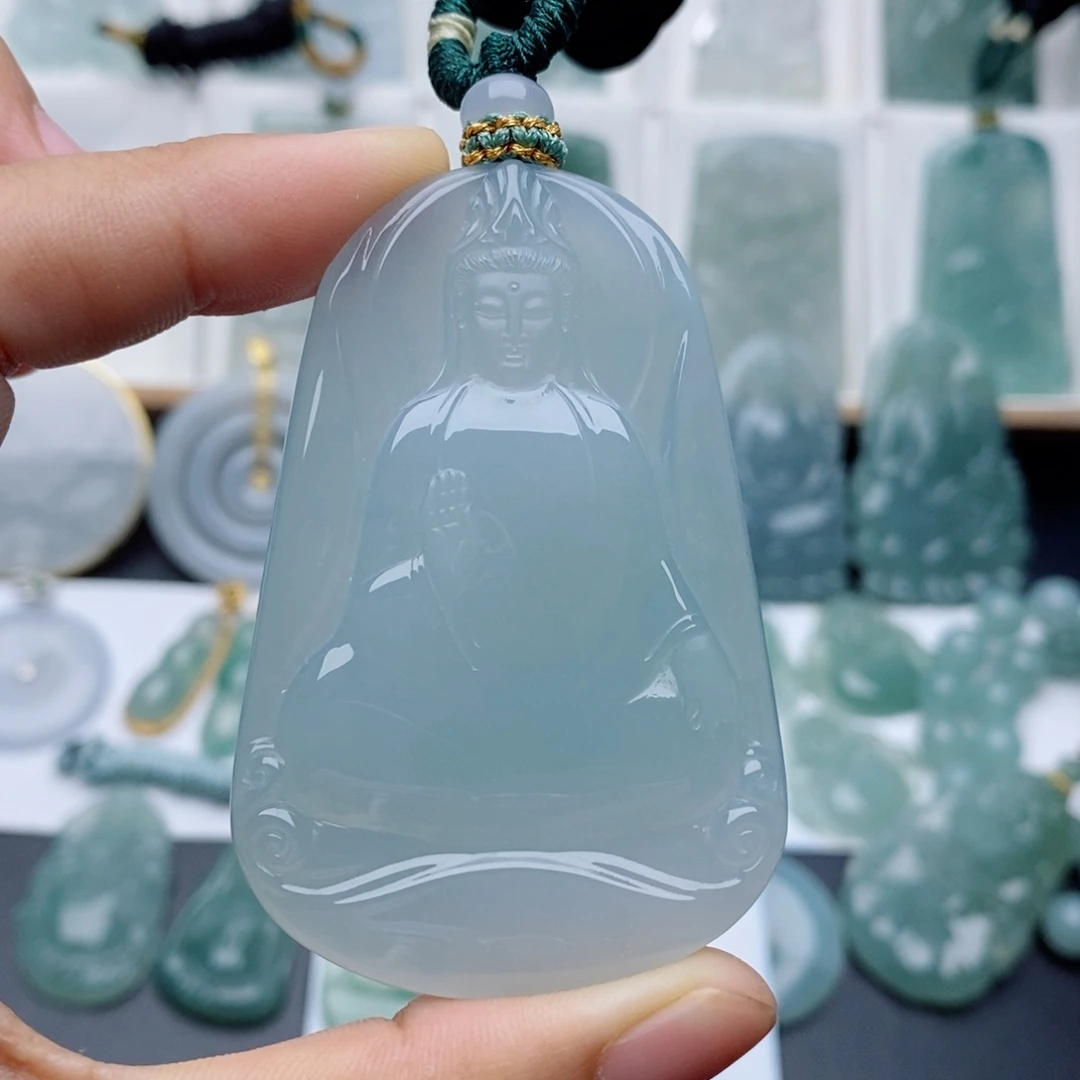 德***喜翡翠未镶嵌颈饰素衣