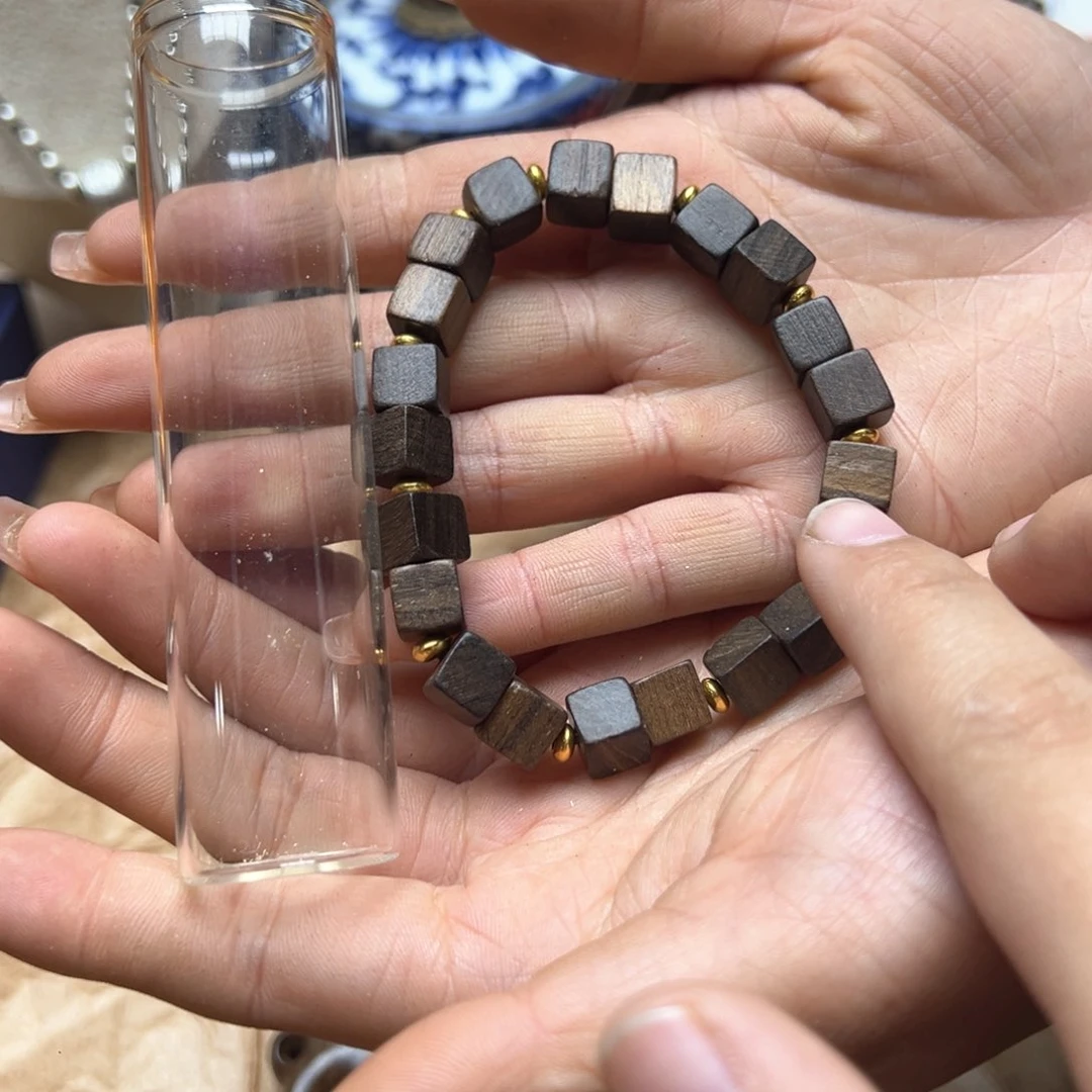 大叶紫檀（黑酸枝木类）