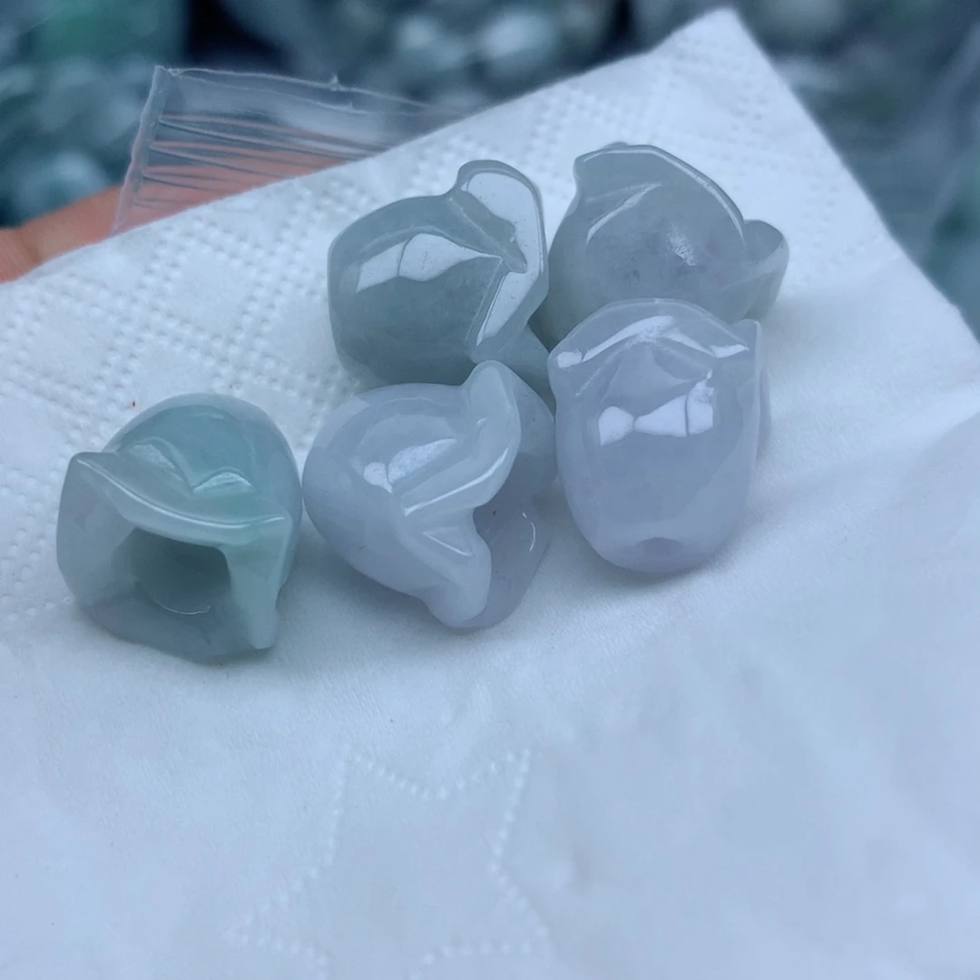 颈饰足铂镶嵌翡翠翡翠
