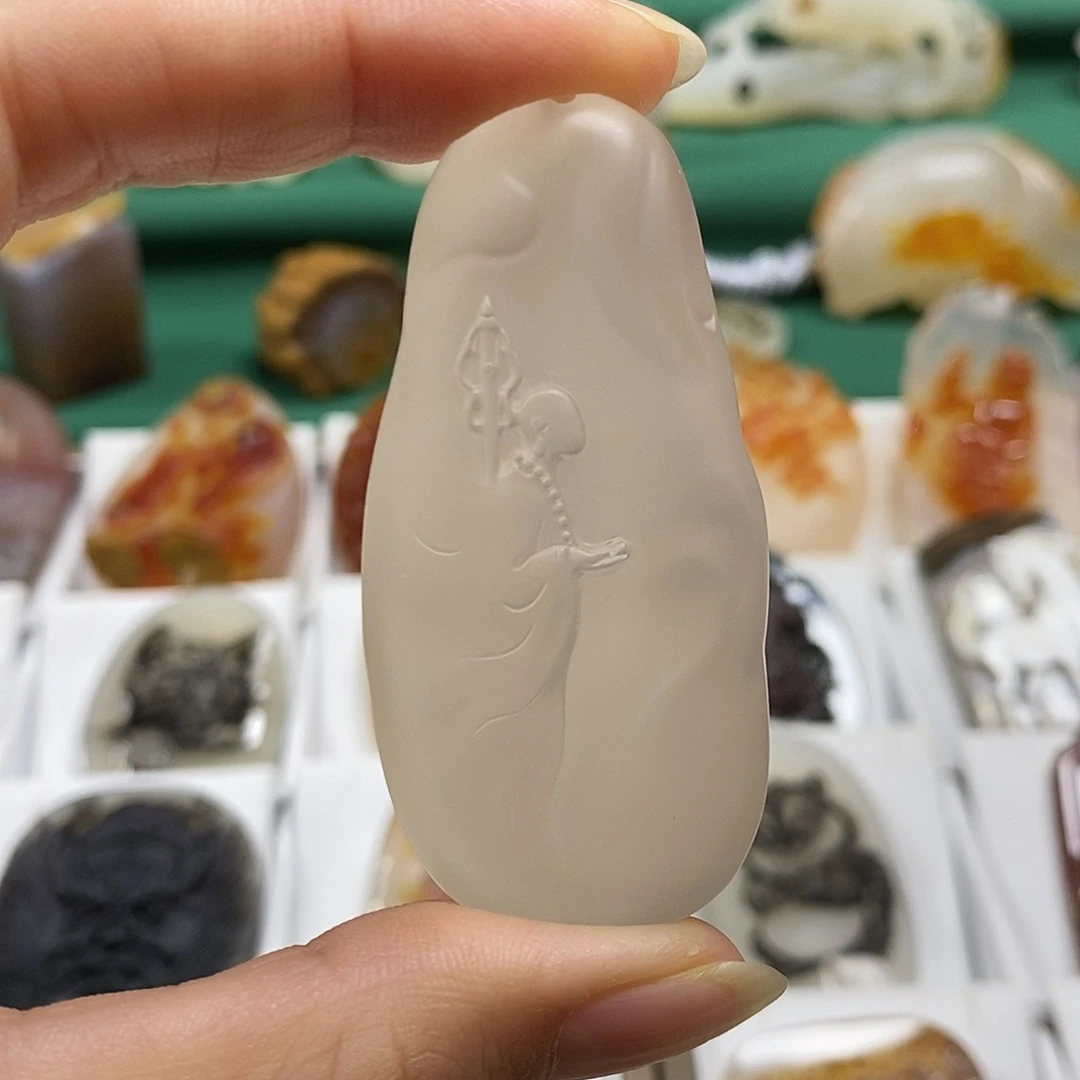 玛瑙/玉髓颈饰未镶嵌辰*