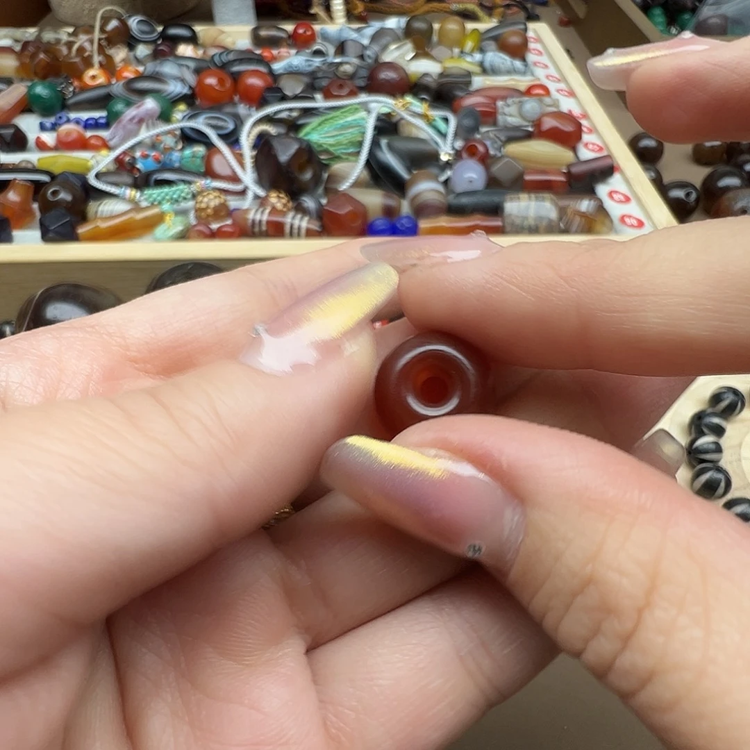 卛***呼未镶嵌玛瑙/玉髓珠宝半成品