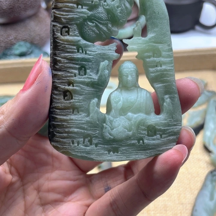 秦***庄定制翡翠未镶嵌毛货