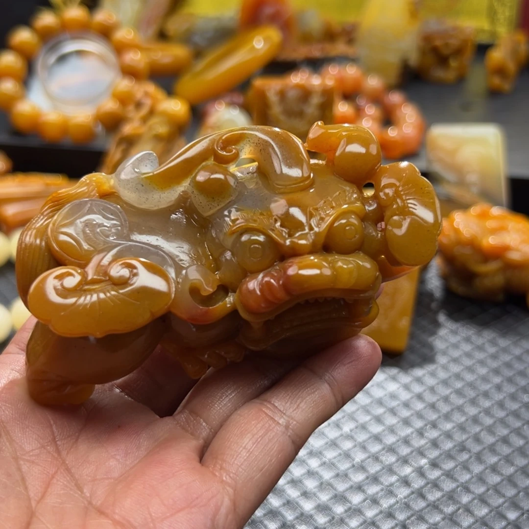 未镶嵌未镶嵌石英质玉