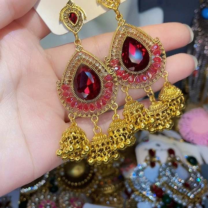 雨***薇铁合金合金锆石耳坠