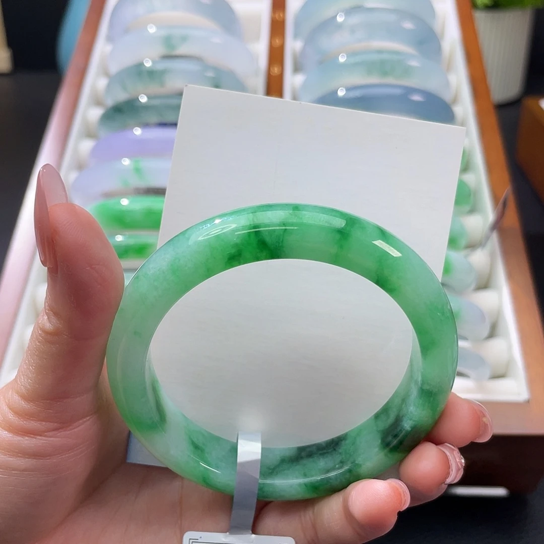 翡翠未镶嵌手镯56辣绿