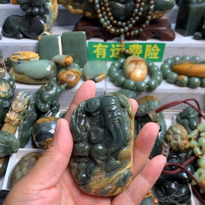 岫岩河磨玉（透闪石质玉）未镶嵌把件