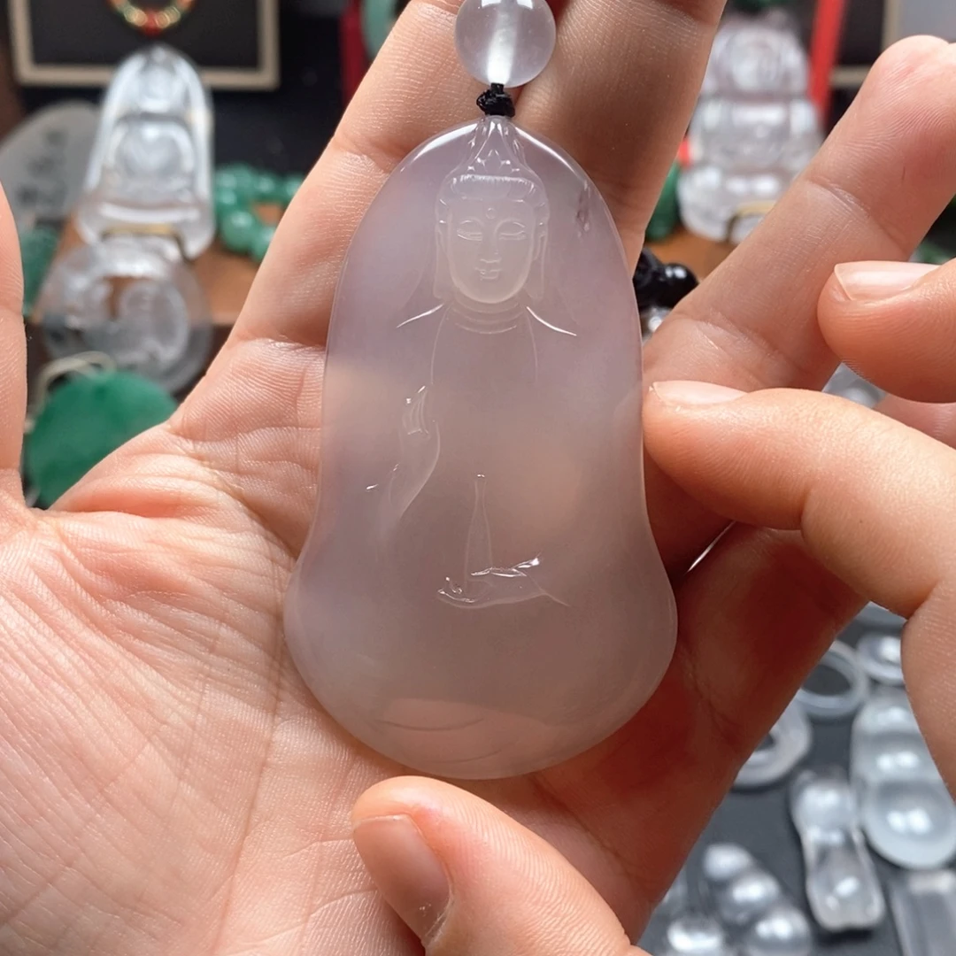 与***尘颈饰未镶嵌石英质玉