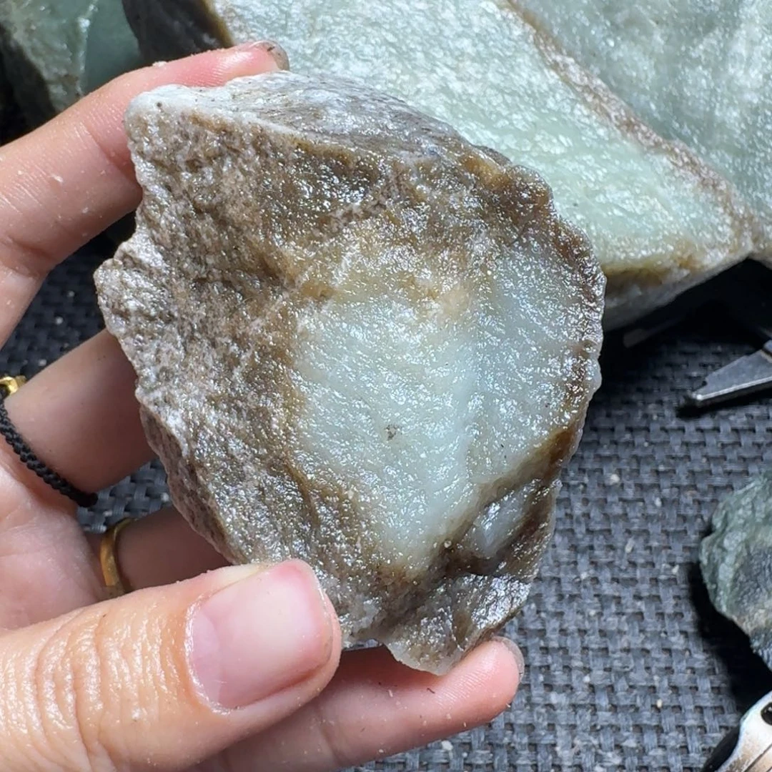 和田玉（糖玉）未镶嵌颈饰