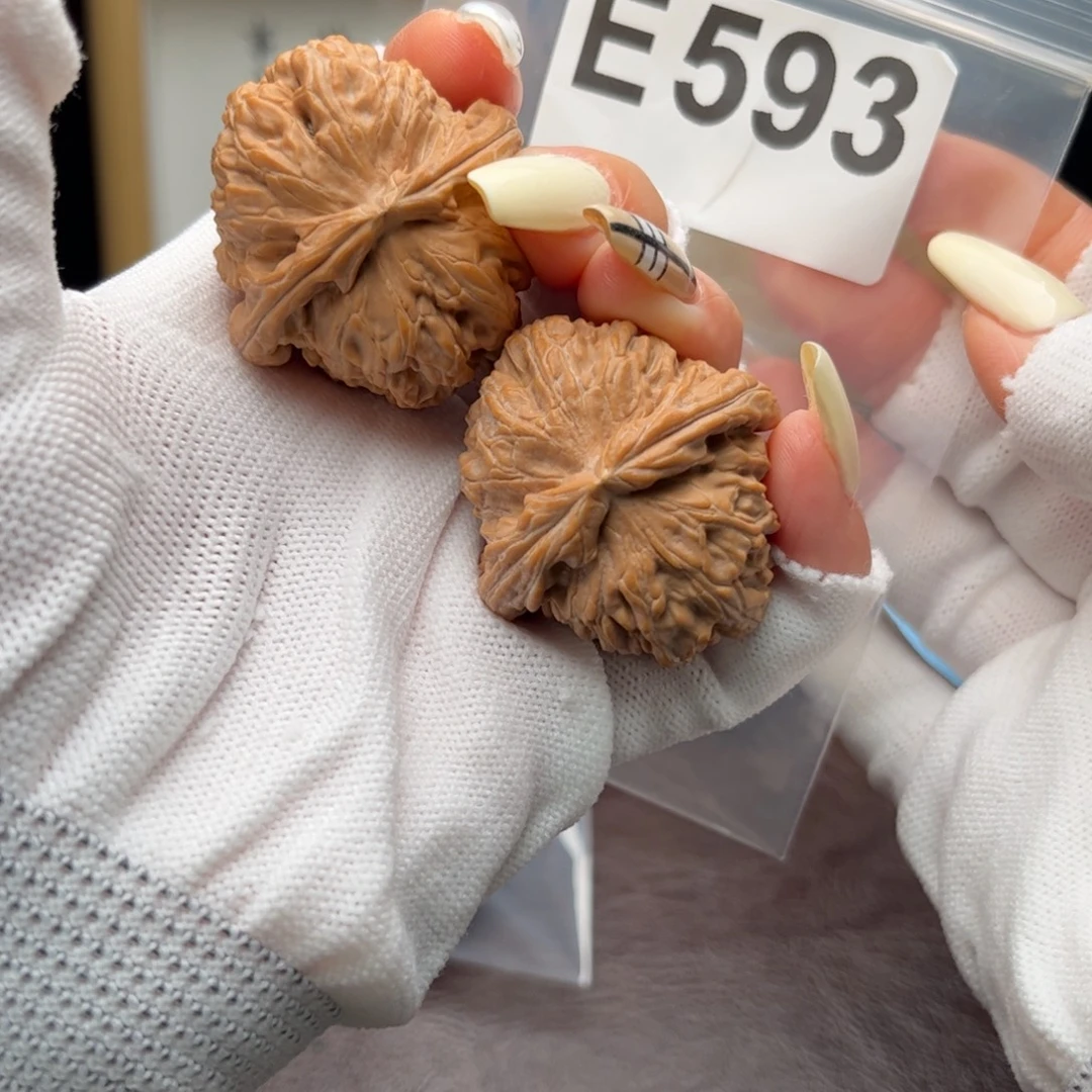 文玩核桃把件39白狮子e593