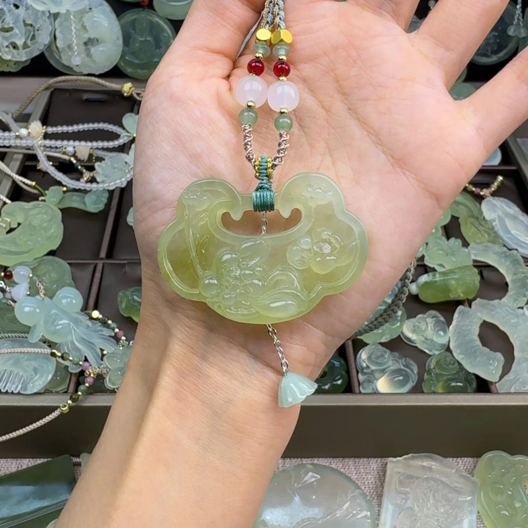 岫玉合金吊坠(赠链)