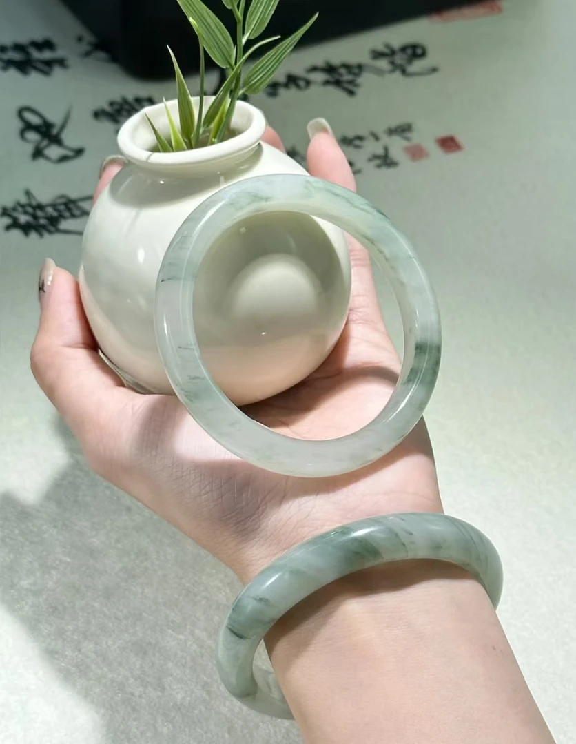 天然玉石手镯编号：T-3931