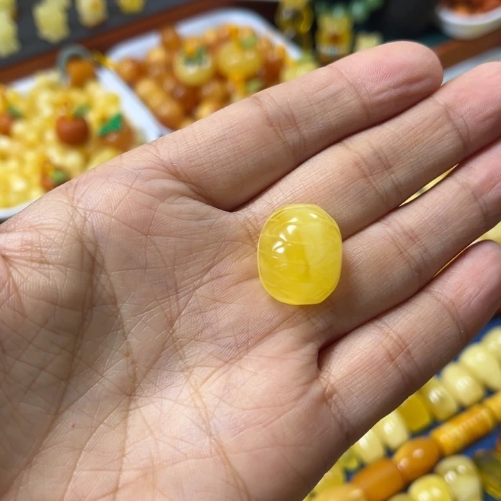 琥珀未镶嵌裸石卡15大加富甲一方