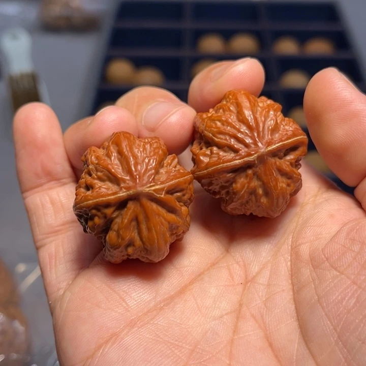 文玩核桃把件玉玺方墩6279