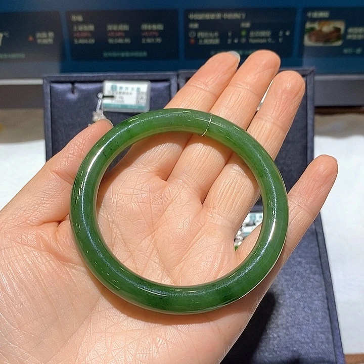 和田玉手镯未镶嵌和田玉镯